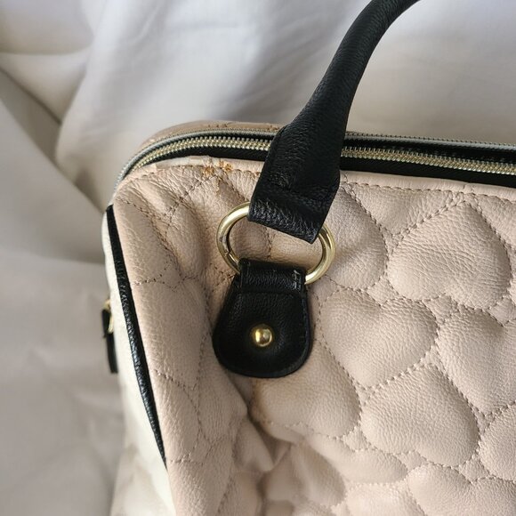 Betsy Johnson Quilted Heart Design Weekender Clutch Purse - Picture 4 of 12